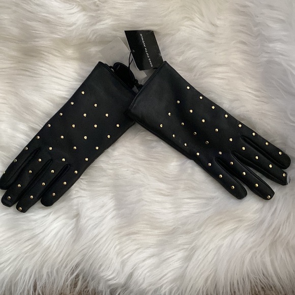 Saks Fifth Avenue women’s winter gloves - Picture 2 of 8
